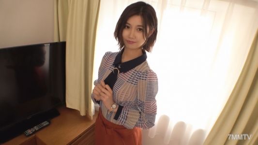 SIRO-4126 【第一槍】【必看美腿戀物癖! ! 】 【我又要死了! 】 純白的美腿從超短裙中延伸出來。性格開朗,但隨著敏感度的增加,臉會變得扭曲。