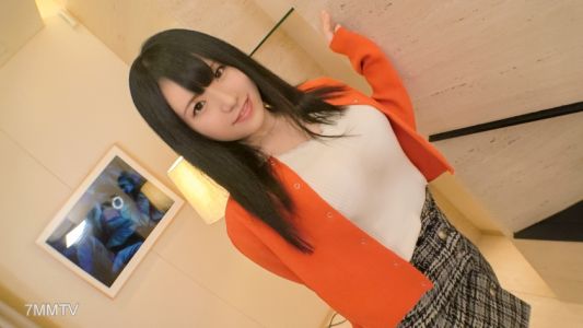 SIRO-4846 [安靜的毛茸茸的女孩] [實際上穆迪] 一個甚至不見面或外出的室內女孩實際上是用振動器自慰的穆迪醬。申請人業餘，第一次 AV 拍攝 297