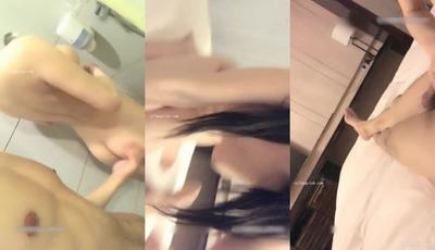 큰 가슴과 마른 청바지, 키가 크고 곧은 흰색과 부드러운 큰 가슴을 가진 소녀는 세상에서 기절하는 사람처럼 존재합니다. 남자는 너무 나쁩니다.
