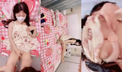 【極度のロリータ❤️セックス】2001年の小さな女の子✨ 6.20 とてもキュートでキュートな女の子、新鮮で柔らかい白虎ですが、大きな胸と大きな胸という対照的な体型をしています