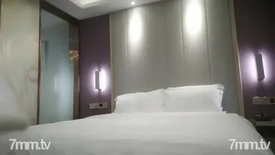 偉哥足浴會所撩妹第一個妹子失敗應觀眾要求返場前晚那個外圍女素質極品女技師妹子搞之前喝瓶奶補充一下