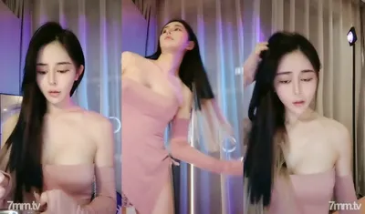 The Best Girl From Sichuan [Flight Attendant Xinxin-] Netizens Asked, &quotWhy Don&quott You Have A Date？ If You Love Me, You Can Date Me. The Tall And Straight Breasts Are Exposed, Which Is Called Chun Fasao!
