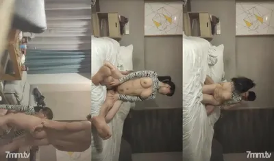 2022-3-23【뚱뚱한 미디어 스튜디오】타이트한 바지에 큰 가슴을 가진 섹시한 소녀가 옷을 들어 올리고 얼굴을 묻습니다.