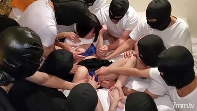 fc2-ppv 2711771 【限時1週6980→4980】【*瀏覽關注】當著男友的面強行侵犯前來報復的稚嫩女臭小子,哭個沒完沒了的噩夢。 FC2-PPV-2711771