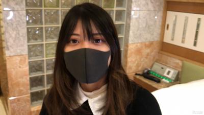 fc2-ppv 2707912 一個20歲的美女,因身體不好而失業。一邊流口水一邊拼命吸吮 → 大量面部射精。 FC2-PPV-2707912