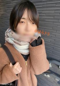 fc2-ppv 4516316 Shiori -chan,一個清醒的書呆子女人,黑色頭髮短髮,扮演著角色扮演者的愛好。我習慣了角色扮演射擊,但奇聞趣事是我的第一個體驗W FC2-PPV-4516316