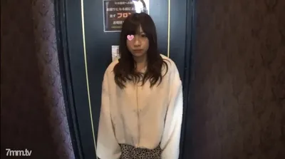 FC2-PPV 1316094 【第一次拍攝】19歲的服裝店員亞美醬，人生第一次迷茫！奇聞趣事！ ！ 【自拍】