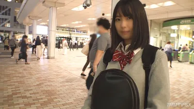 fc2-ppv 2209838 一個與​​女兒同齡的小胸女孩被一個叔叔生在一個十幾歲的美麗濕貓中 {