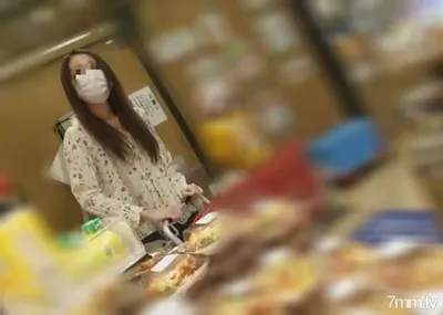 fc2-ppv 2477398 第二次拜訪【個人】逛街後在家拜訪了公司房妻的美麗魔女。在丈夫回家之前,她用另一個人的棍子插入陰道後部,將別人的汁液吸進子宮,使她懷孕。 {